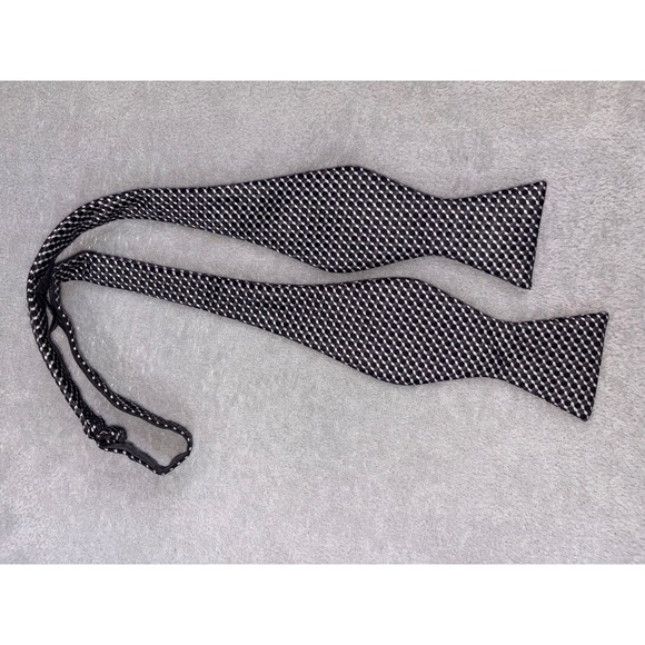 Campia‎ Moda Mens Bow Tie Black & White Adjustable Silk Neckwear Formal - Picture 1 of 3